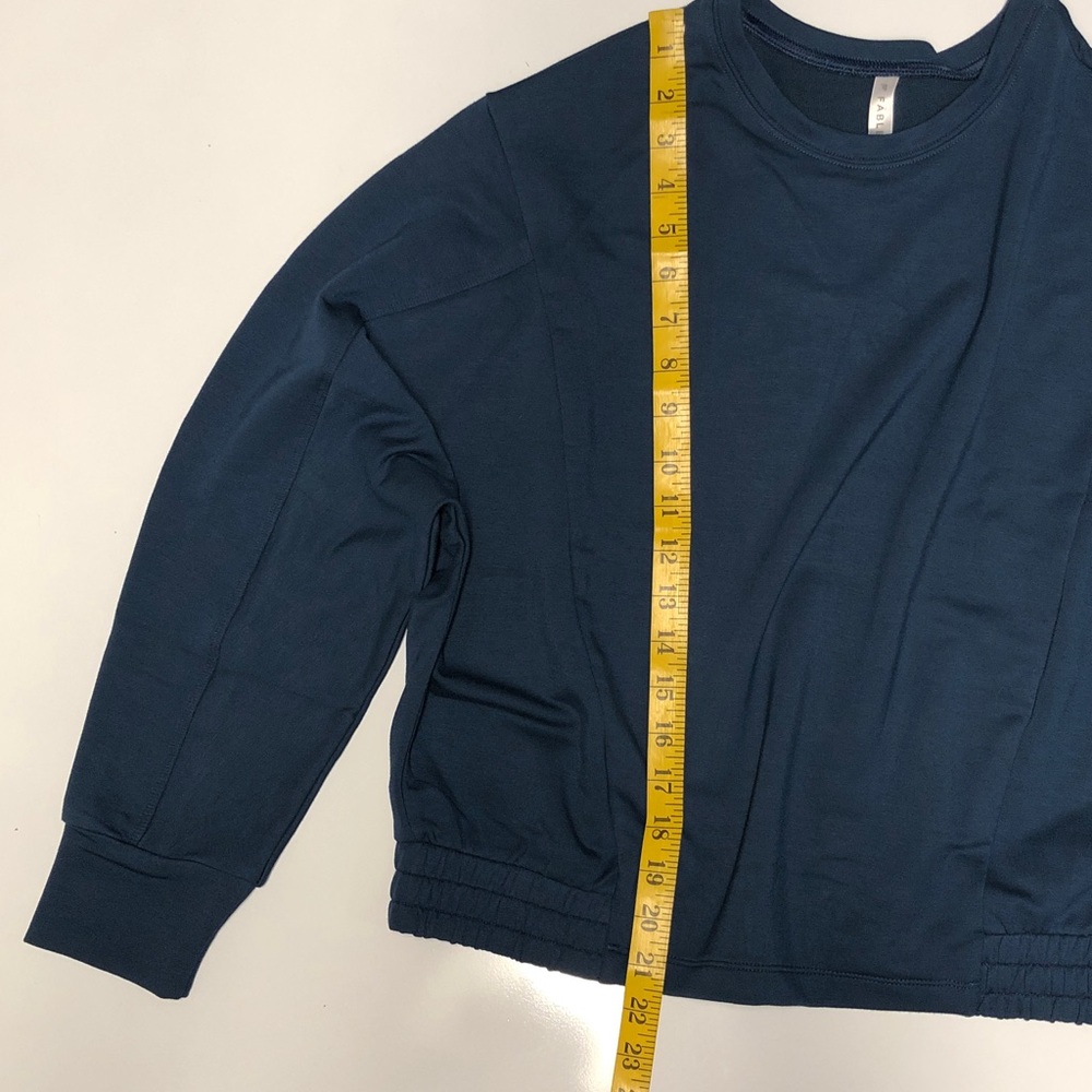 Fabletics pullover cropped size S - Picture 5 of 10